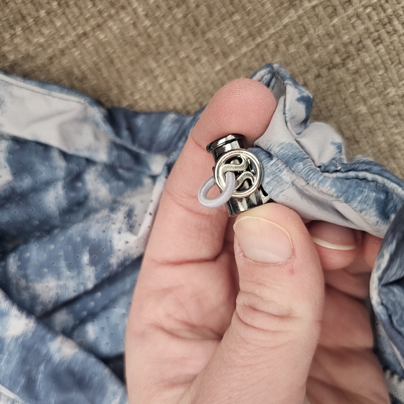 Lululemon Windbreaker - Picture 8 of 13